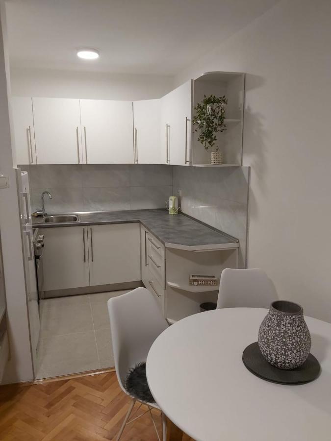 Apartment Bob *